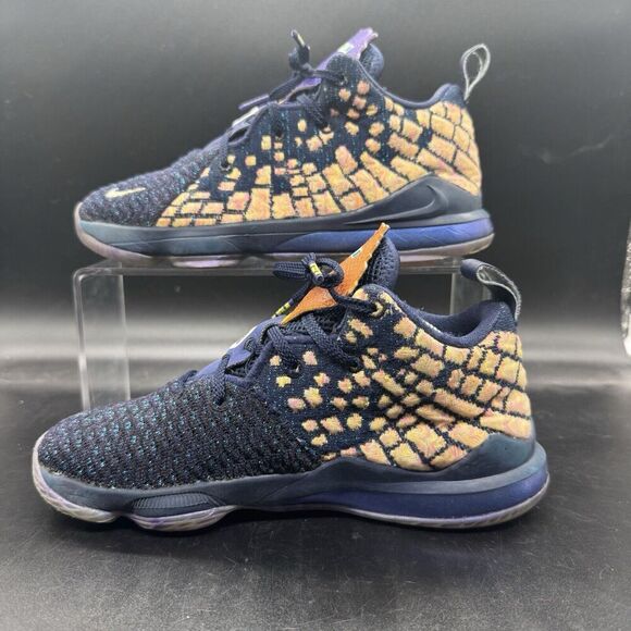 Nike LeBron 17 Monstars Big Kids 3Y Space Jam All Star Purple CW1037-400 EUC - Picture 2 of 7